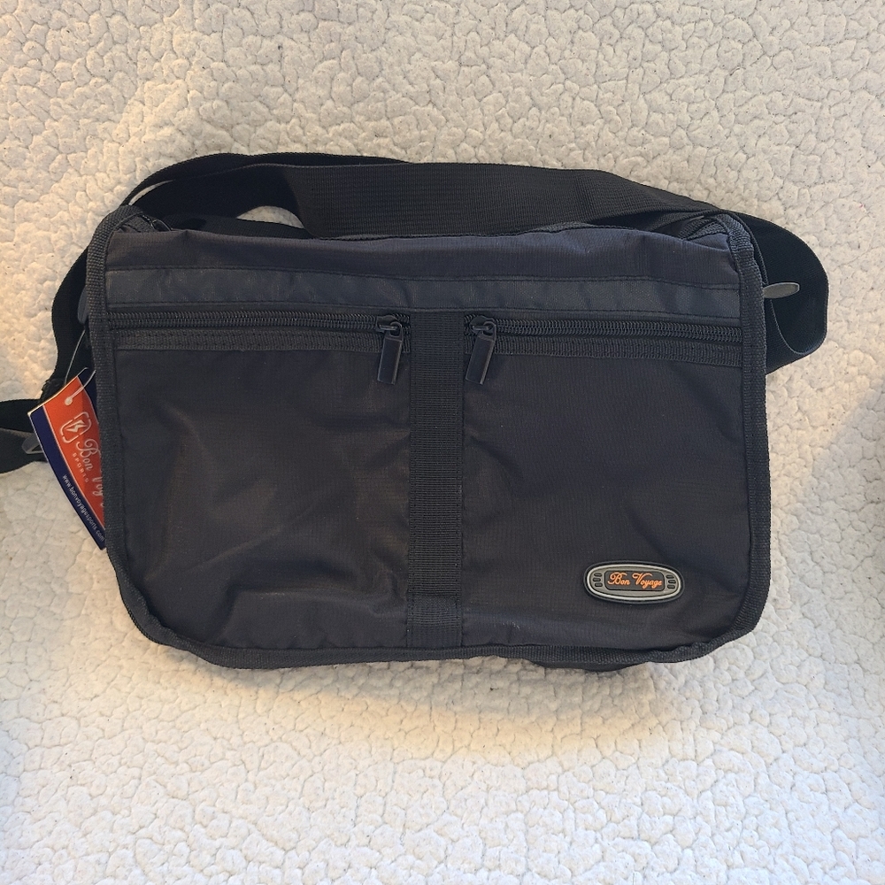 Bon Voyage Sports black nylon crossbody bag